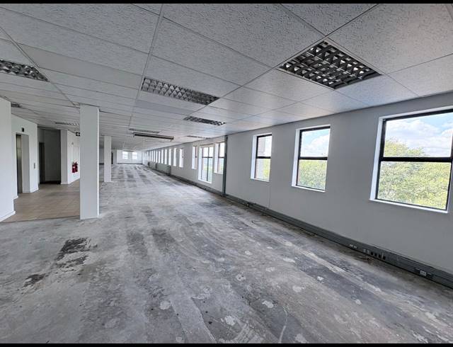 750M² OFFICE TO LET IN RANDJESPARK